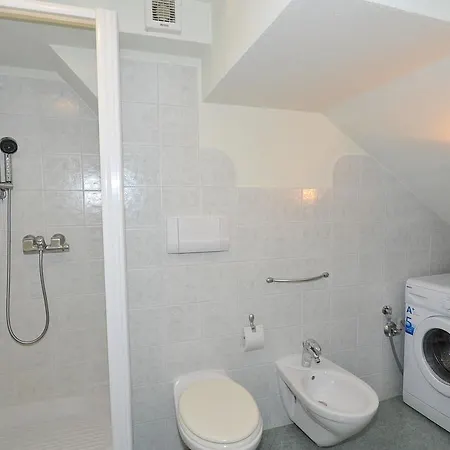 Apartment B.e. *